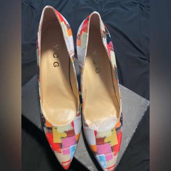 Multicolor pumps - Picture 3 of 5